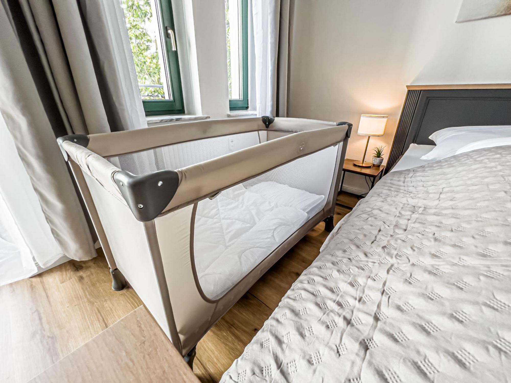 Grosse 3 Schlafzimmer Unterkunft Mit Kueche, Bad, Waschmaschine & Balkon Am Zoo Leipzig Eksteriør billede